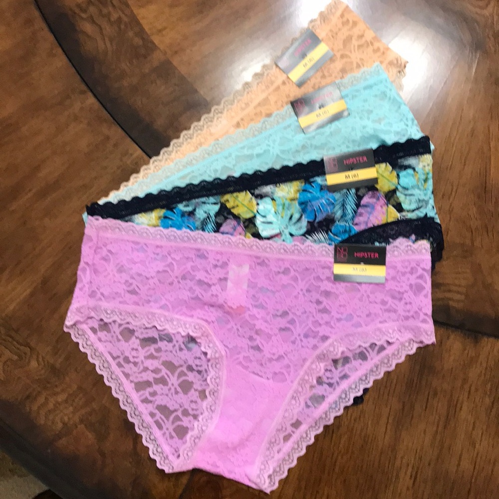 NOBO Lace Hipsters